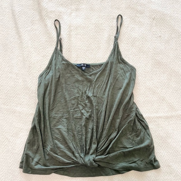 Camisoles bundle - Picture 2 of 9